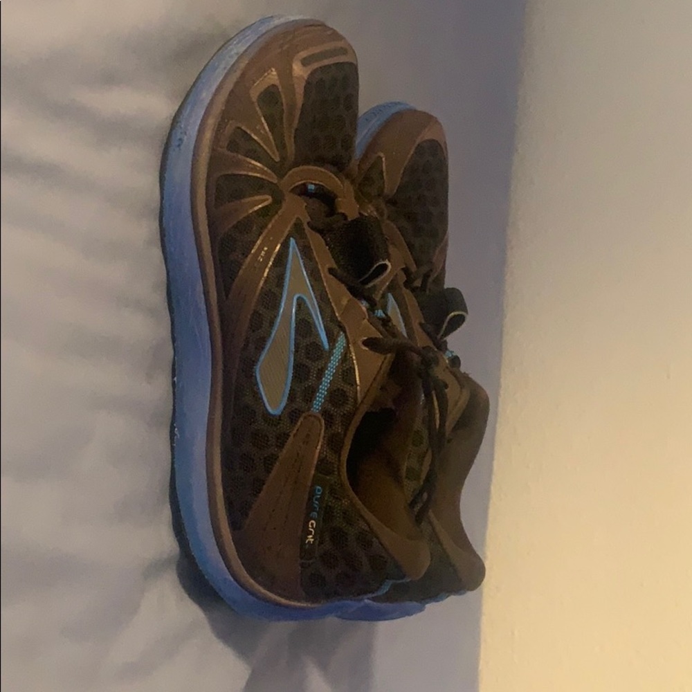Brooks pure grit running shoe